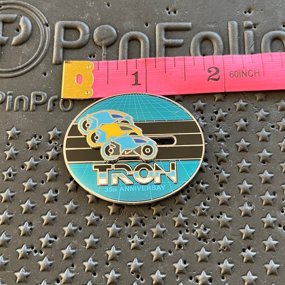 Disney Cast Member Exclusive Tron 35th Anniv. Lightcycle Slider Pin,LE500 (T-21) - Picture 2 of 8